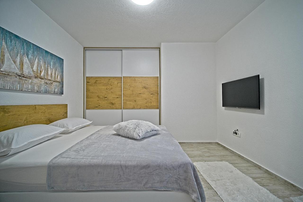 Luxury Apartment "Blue Diamond" Postira Exterior foto